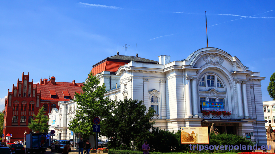 gmach teatru Wilama Horzycy 