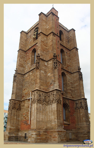 Dzwonnica przy bazylice św. Jakuba i św. Agnieszki